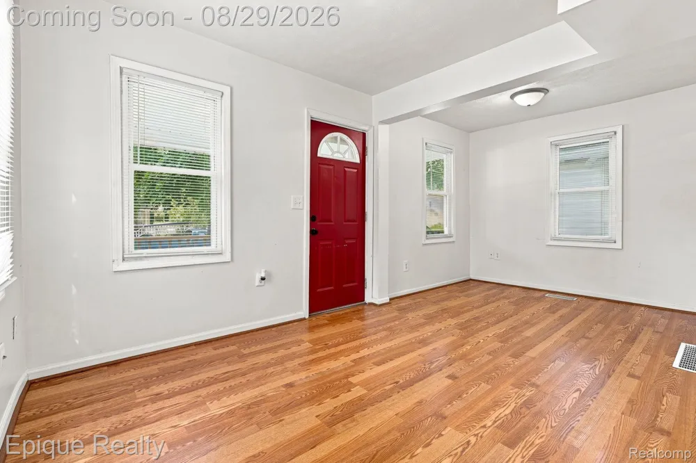 816 Comfort Street Lansing City, MI 48915