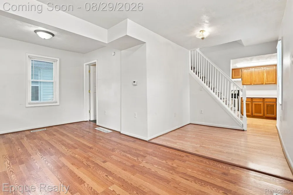 816 Comfort Street Lansing City, MI 48915