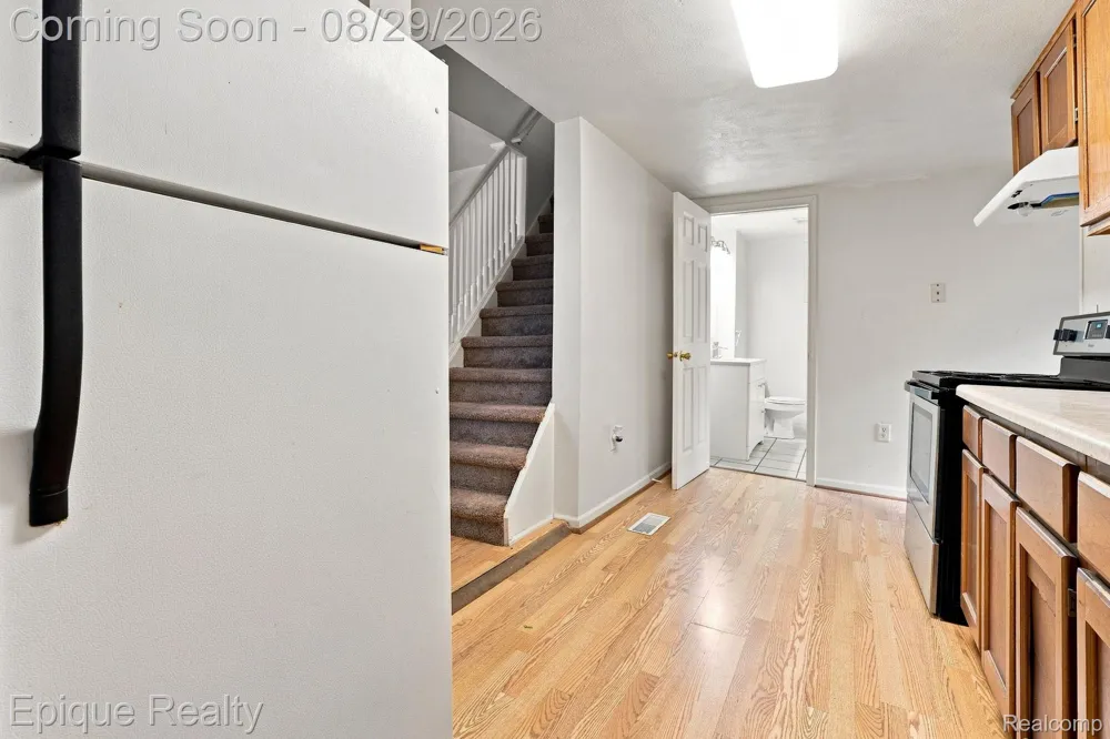 816 Comfort Street Lansing City, MI 48915