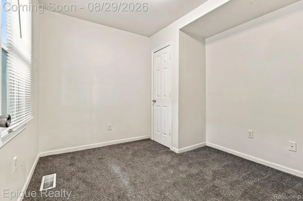 816 Comfort Street Lansing City, MI 48915