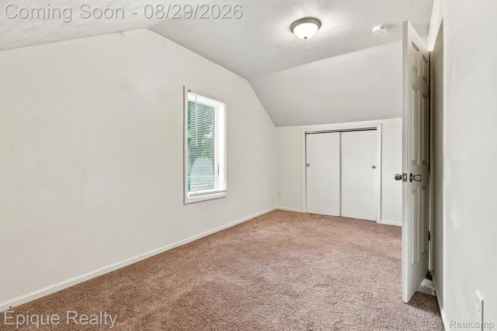 816 Comfort Street Lansing City, MI 48915
