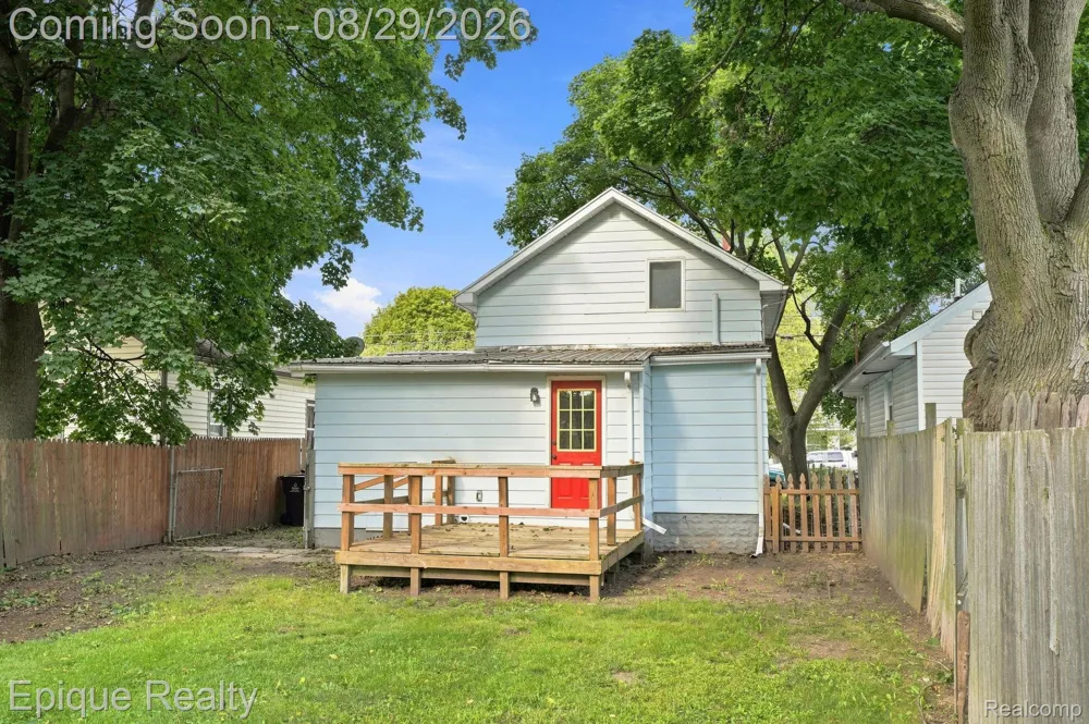 816 Comfort Street Lansing City, MI 48915
