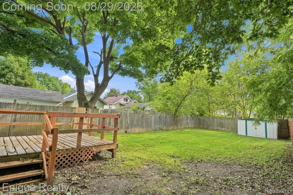 816 Comfort Street Lansing City, MI 48915
