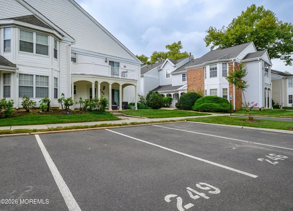 249 Tulip Lane Freehold, NJ 07728