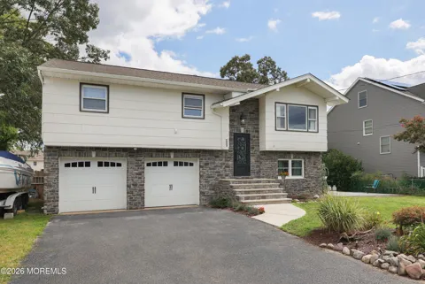 1500 Hyacinth Place