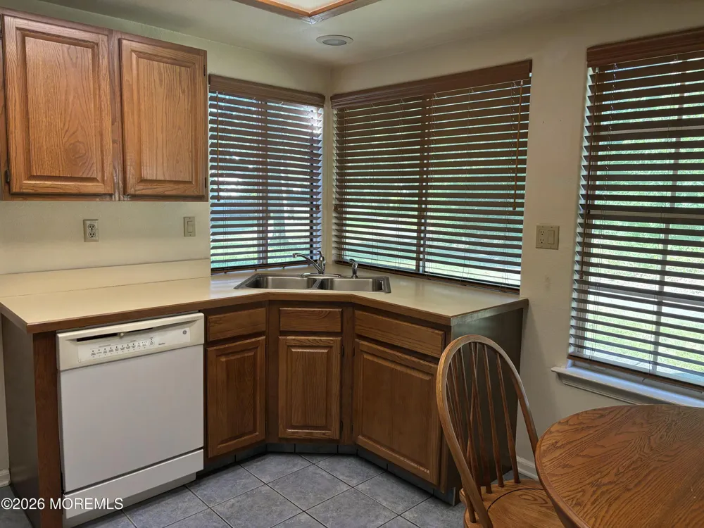 878 Winchester Court #B Manchester, NJ 08759