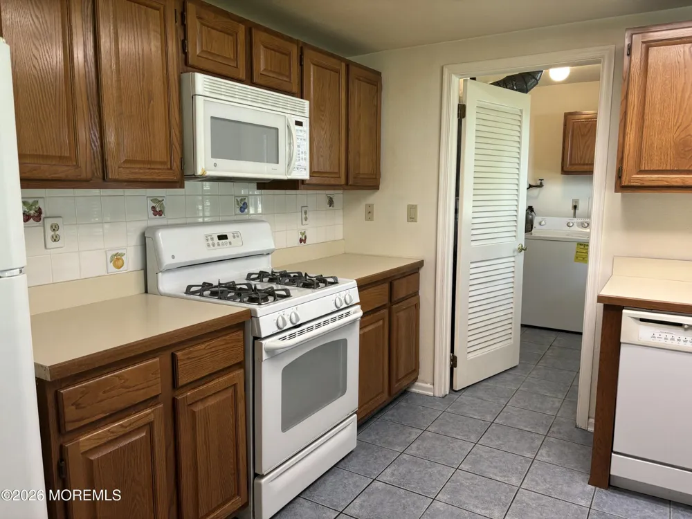 878 Winchester Court #B Manchester, NJ 08759