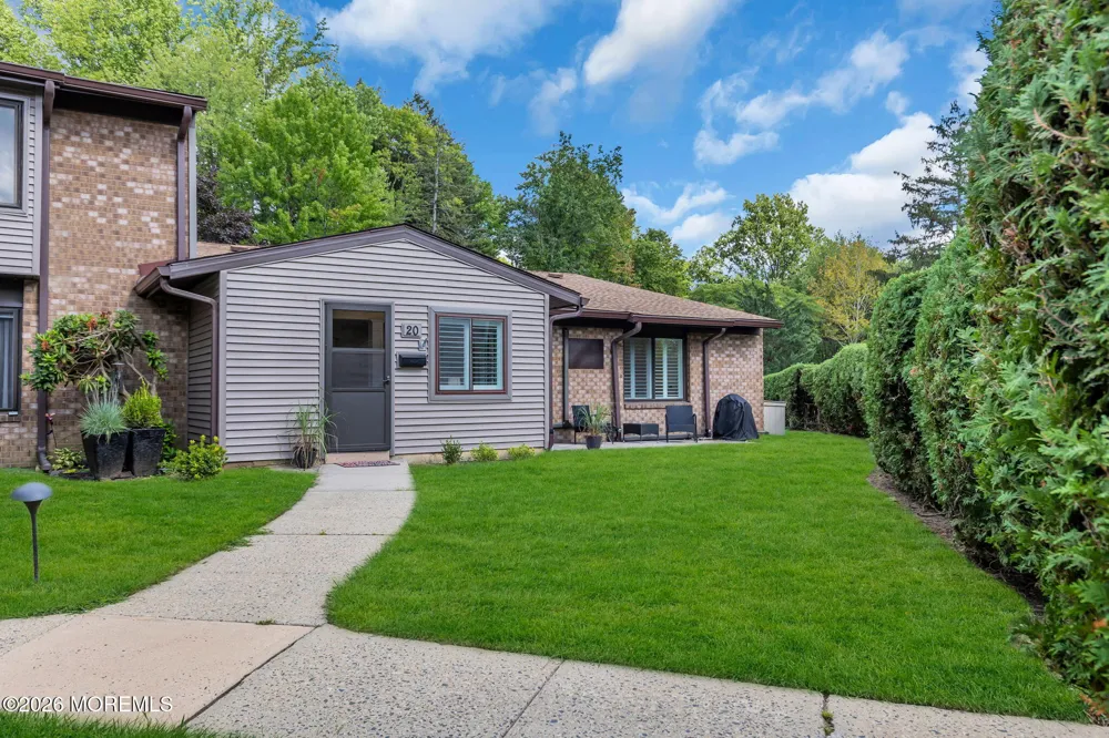 20 Lexington Court Red Bank, NJ 07701