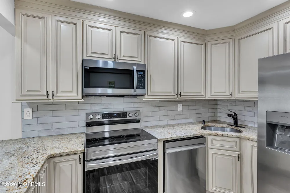 20 Lexington Court Red Bank, NJ 07701