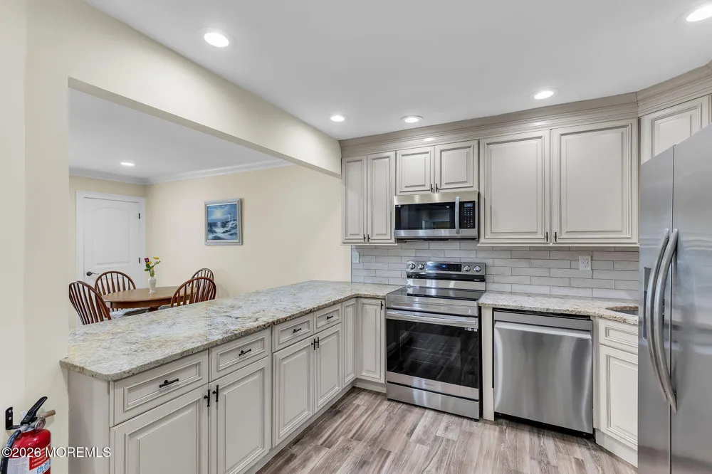 20 Lexington Court Red Bank, NJ 07701