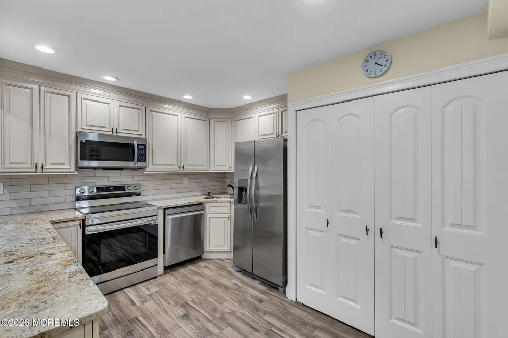 20 Lexington Court Red Bank, NJ 07701