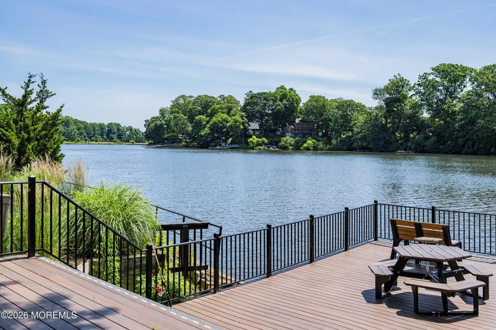 20 Lexington Court Red Bank, NJ 07701