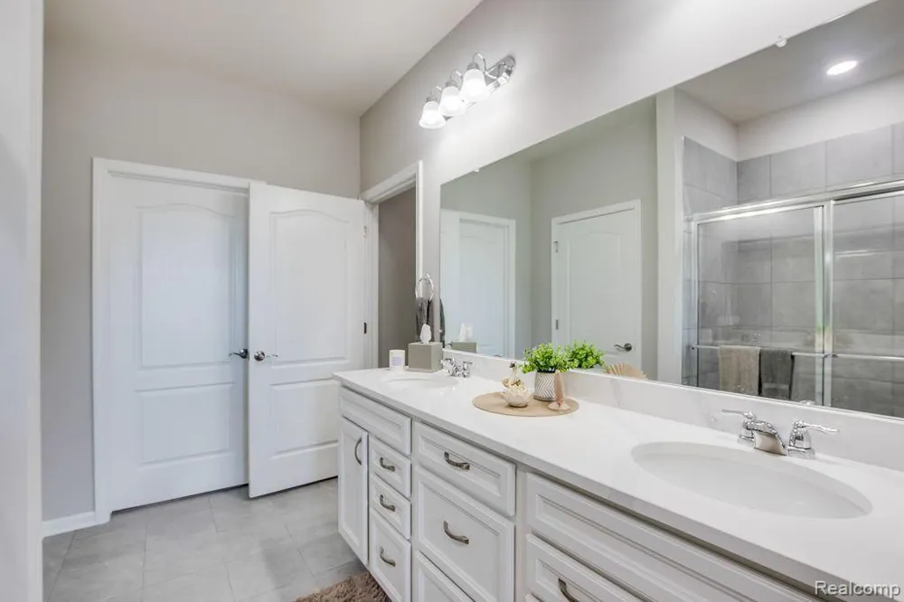 42504 ARBOR DRIVE Clinton Charter Township, MI 48038