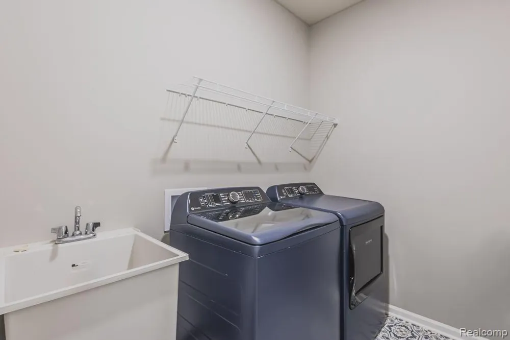 42504 ARBOR DRIVE Clinton Charter Township, MI 48038