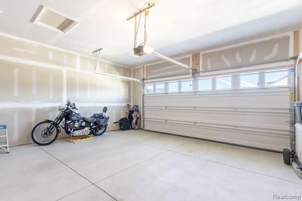 42504 ARBOR DRIVE Clinton Charter Township, MI 48038