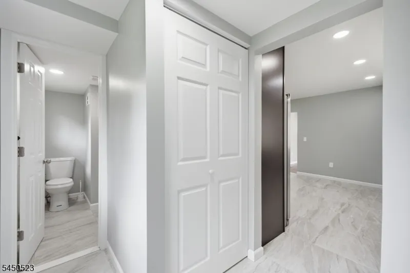 34 N Prospect St Lopatcong, NJ 08865
