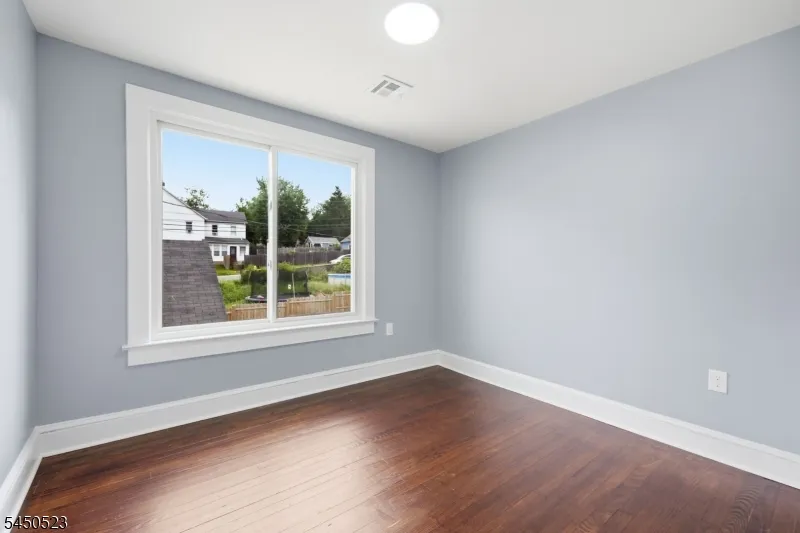 34 N Prospect St Lopatcong, NJ 08865