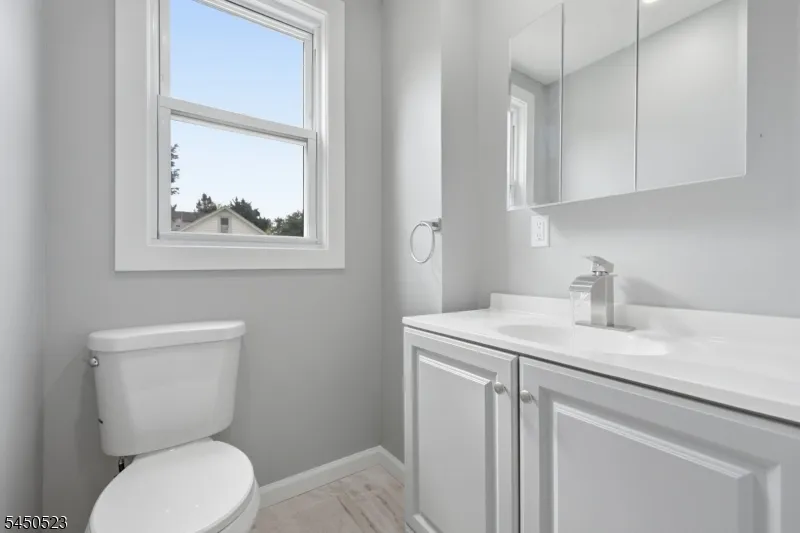 34 N Prospect St Lopatcong, NJ 08865