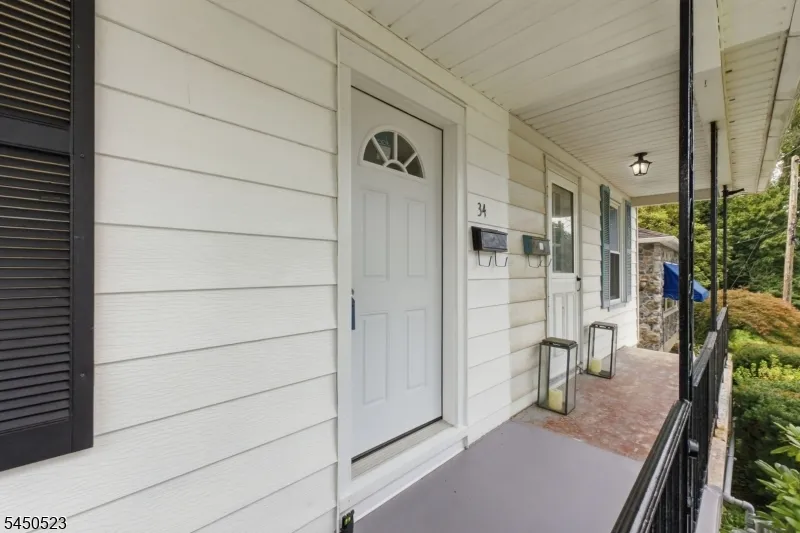 34 N Prospect St Lopatcong, NJ 08865