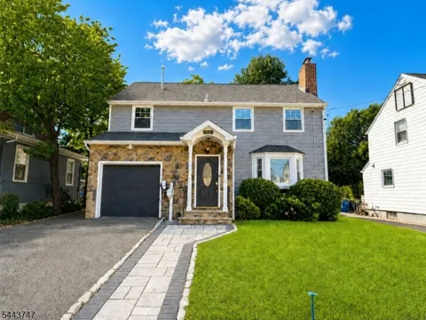 81 Hudson Ave