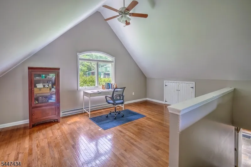 230 Shiloh Rd Hope, NJ 07825