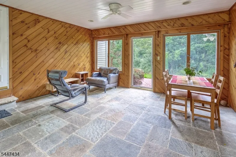 230 Shiloh Rd Hope, NJ 07825