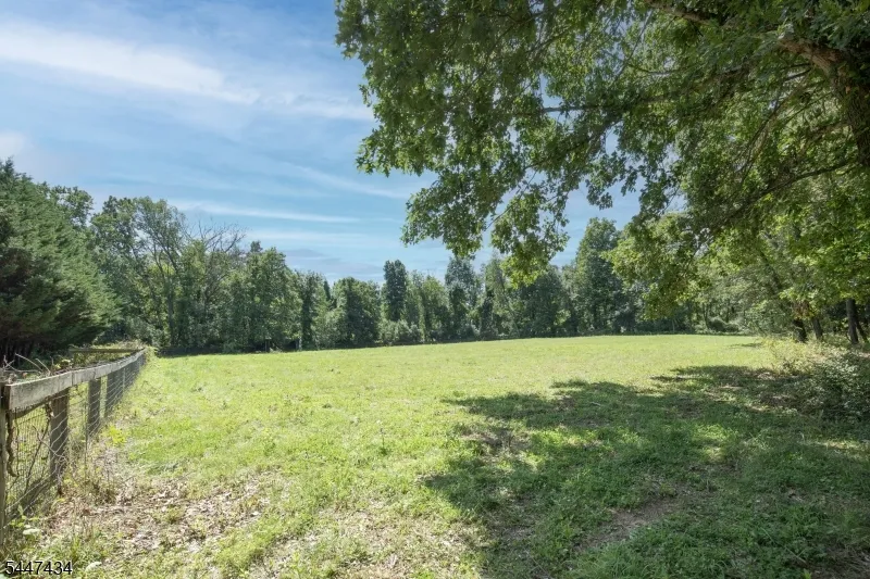 230 Shiloh Rd Hope, NJ 07825