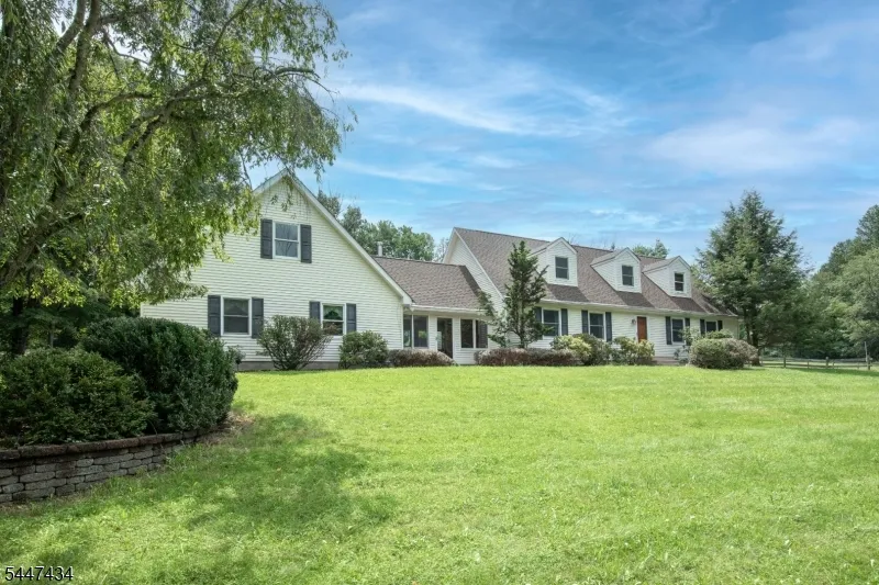 230 Shiloh Rd Hope, NJ 07825