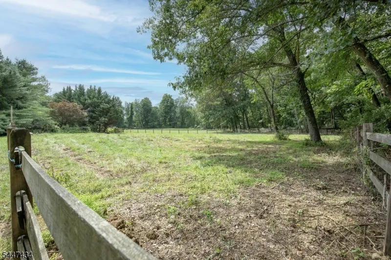 230 Shiloh Rd Hope, NJ 07825