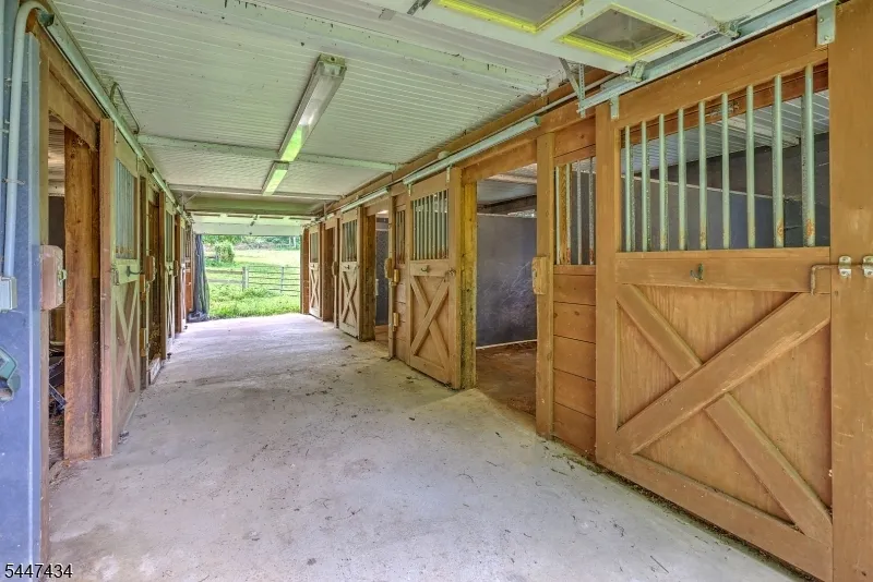 230 Shiloh Rd Hope, NJ 07825