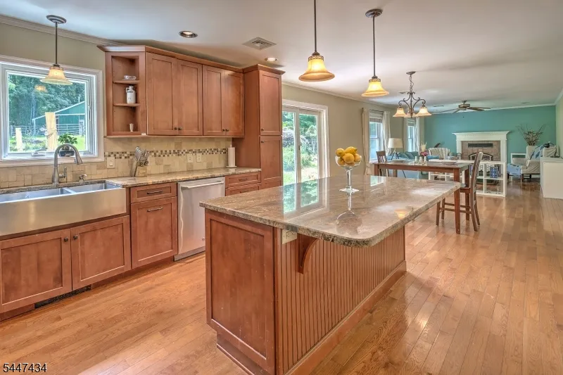 230 Shiloh Rd Hope, NJ 07825