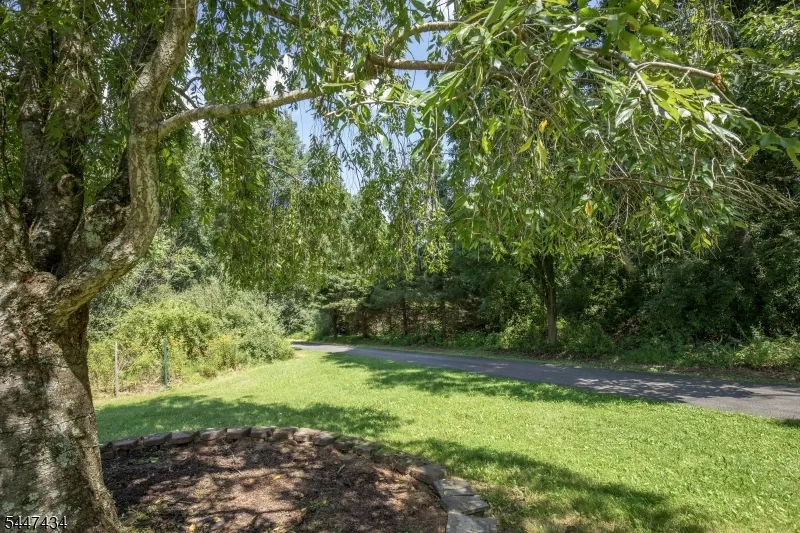 230 Shiloh Rd Hope, NJ 07825