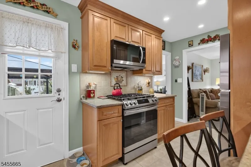 957 Arnet Ave Union, NJ 07083