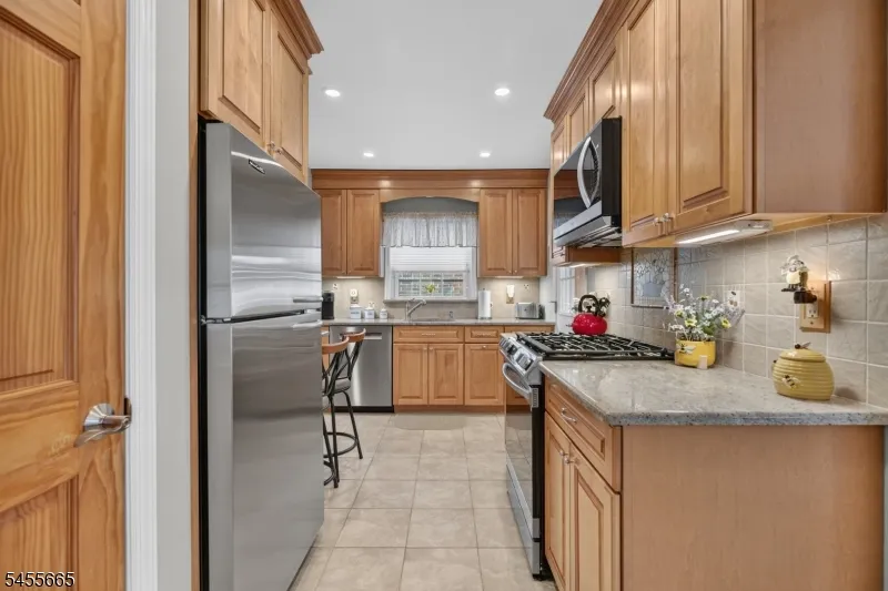 957 Arnet Ave Union, NJ 07083