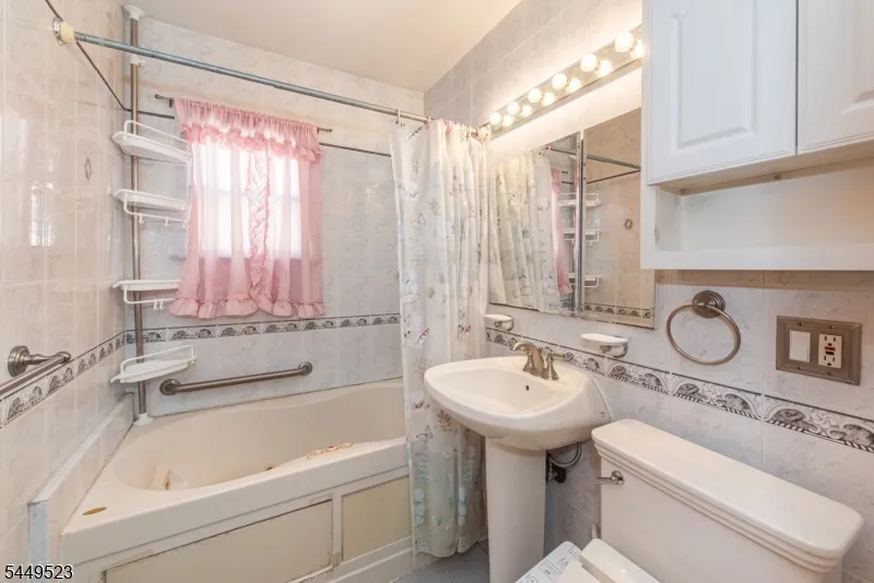 1456 76Th St North Bergen, NJ 07047