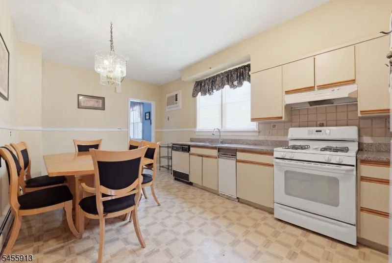 2 Lake St Belleville, NJ 07109