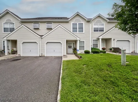 1102 Fox Hill Pl