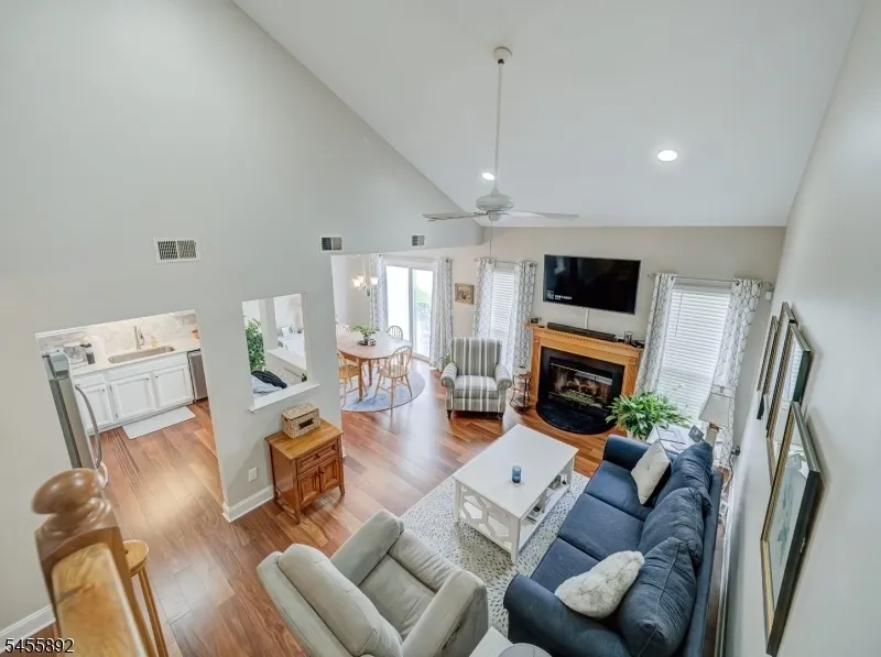 1102 Fox Hill Pl Holland, NJ 08848