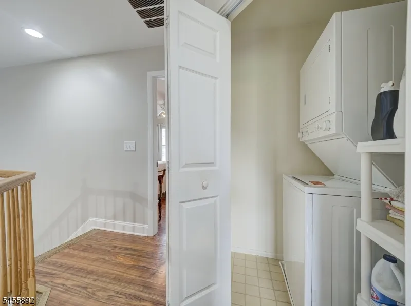 1102 Fox Hill Pl Holland, NJ 08848