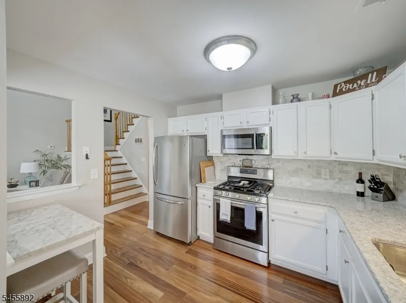 1102 Fox Hill Pl Holland, NJ 08848