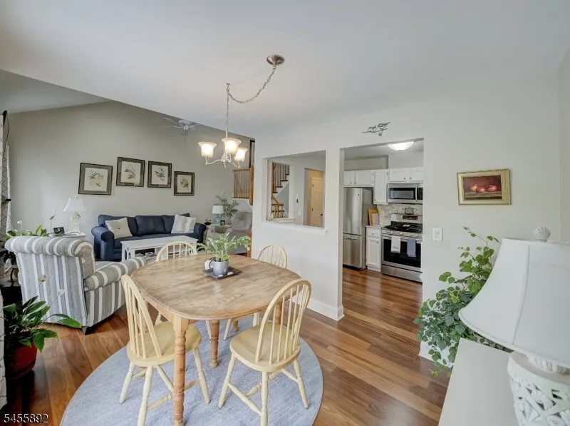 1102 Fox Hill Pl Holland, NJ 08848