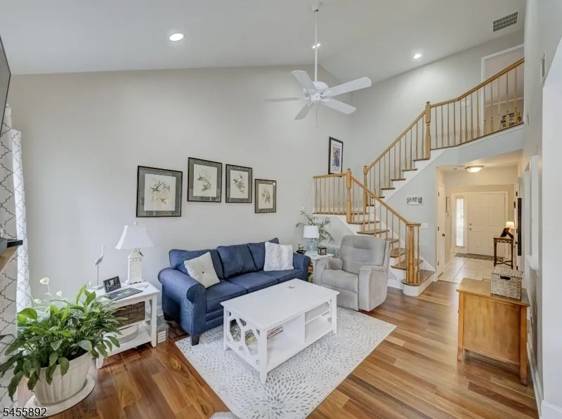 1102 Fox Hill Pl Holland, NJ 08848