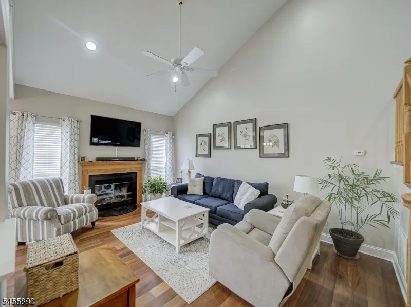 1102 Fox Hill Pl Holland, NJ 08848