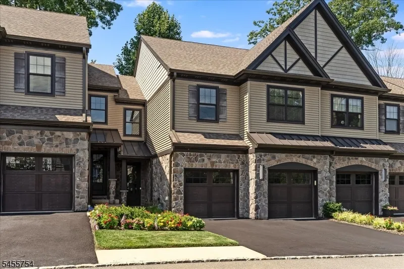 103 Mariners Pointe Hopatcong, NJ 07843