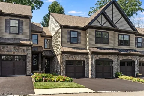 103 Mariners Pointe