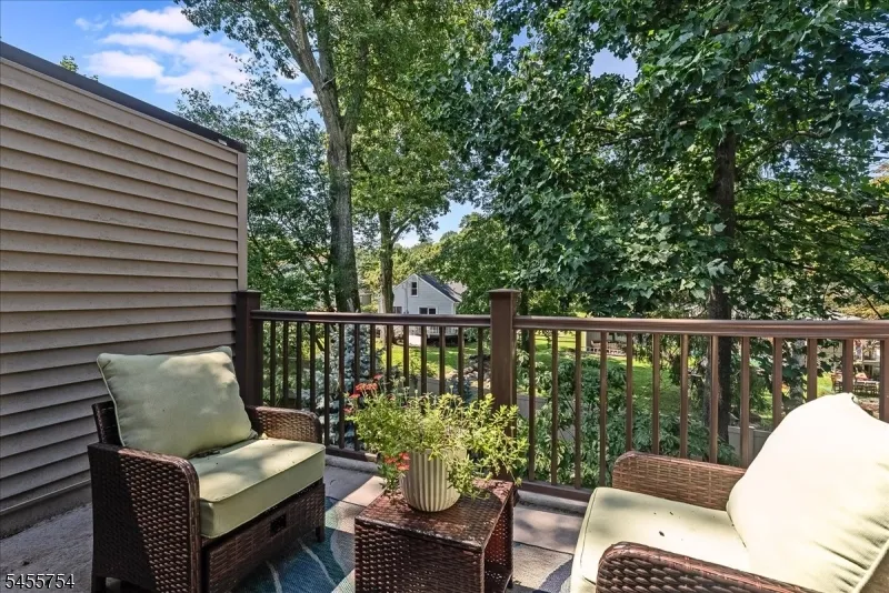 103 Mariners Pointe Hopatcong, NJ 07843