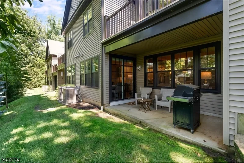 103 Mariners Pointe Hopatcong, NJ 07843
