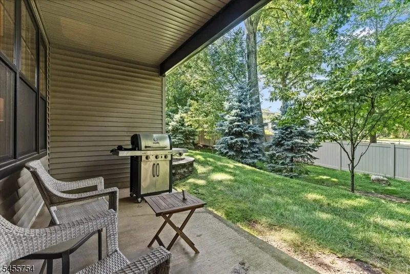 103 Mariners Pointe Hopatcong, NJ 07843