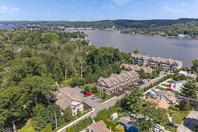 103 Mariners Pointe Hopatcong, NJ 07843