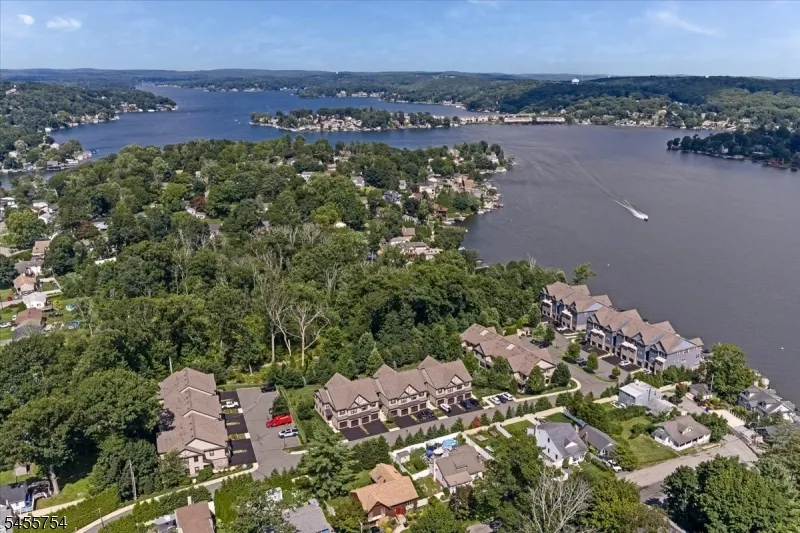 103 Mariners Pointe Hopatcong, NJ 07843